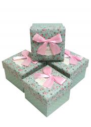 4 подарка. Подарочная коробка бирюзовая. Красивая подарочная коробка Лазурная. Бирюзовая коробка с подарком. Бирюзовая упаковка подарка.