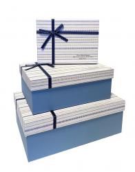 Набор из трёх прямоугольных подарочных коробок голубого цвета с рисунком "полосы" и бантом, отделка матовой бумагой, размер 33*22*12,5 см.