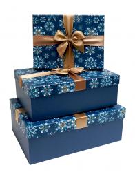 Набор из трёх новогодних прямоугольных подарочных синих коробок с бантом и рисунком снежинки, размер 35*25*13 см.
