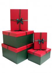 Набор из пяти подарочных коробок с бантом, отделка матово-перламутровой бумагой, крышка красного цвета, размер 40*35*21 см.