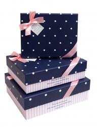 Набор из трёх прямоугольных подарочных коробок с рисунком "Горошек на синем фоне" и бантом из ленточки, размер 23,5*18*8 см.