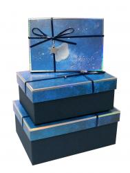 Набор из трёх прямоугольных подарочных коробок "Космос" синего цвета с бантом из шнура, отделка матовой бумагой с рисунком, размер 22*16*9,5 см.