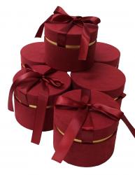 Круглые подарочные коробки бордового цвета с бантом, тканевая отделка, размер d12 * h9 см.